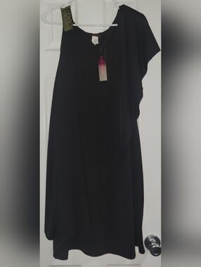 bebe One-Shoulder Black Midi Dress